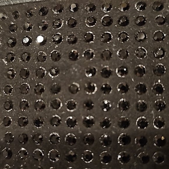 TORY BURCH DIAMOND STUDDED ZIP WALLET - Picture 5 of 8